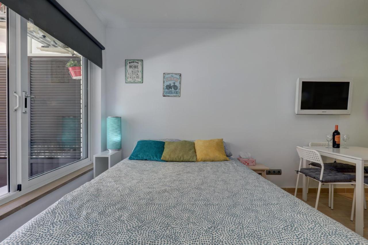 토레몰리노스 071 - Beachside Studio Perfect For A Family Getaway 아파트 외부 사진