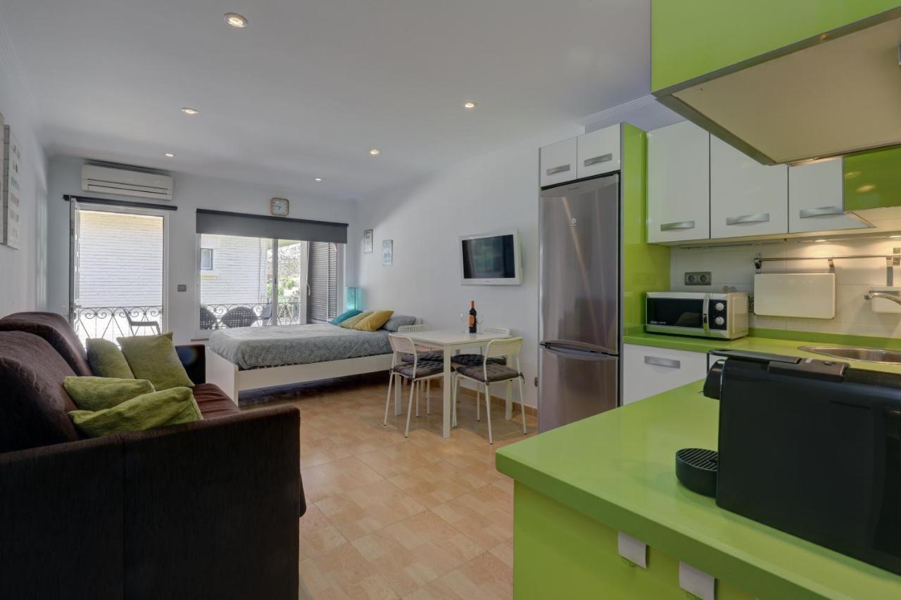 토레몰리노스 071 - Beachside Studio Perfect For A Family Getaway 아파트 외부 사진