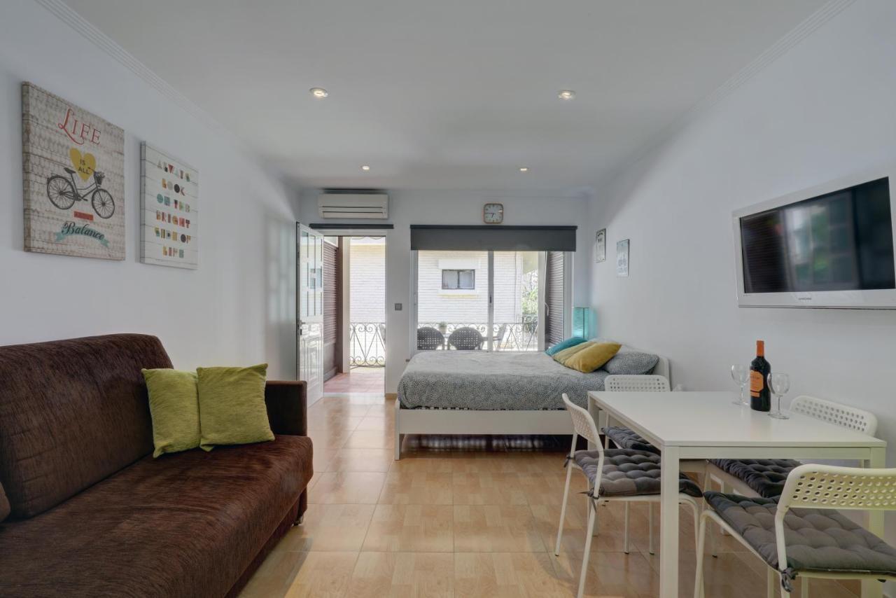 토레몰리노스 071 - Beachside Studio Perfect For A Family Getaway 아파트 외부 사진